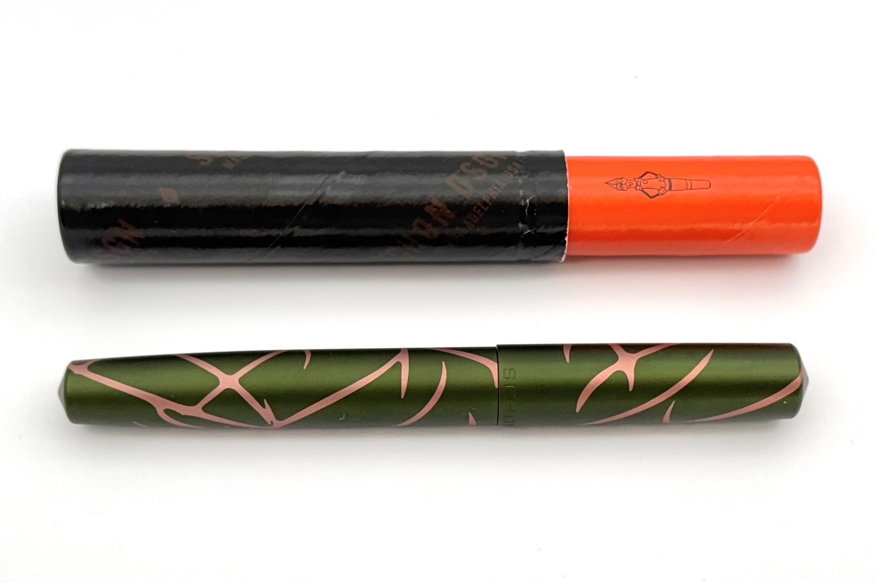 SchonDSGNAnodizedAluminumFullSizedGreenSalmonSplashFP_B